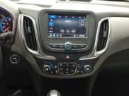 ✅ 2021 Chevrolet Equinox LT • VIN: 2GNAXJEV0M6160815 • Лот: 42295247. Опубликован ранее на IAAI с пробегом 136 193 миль. Бесплатный доступ к архиву аукционных продаж из США и подробный отчёт об истории автомобиля на DreamBid. Изображение 1.