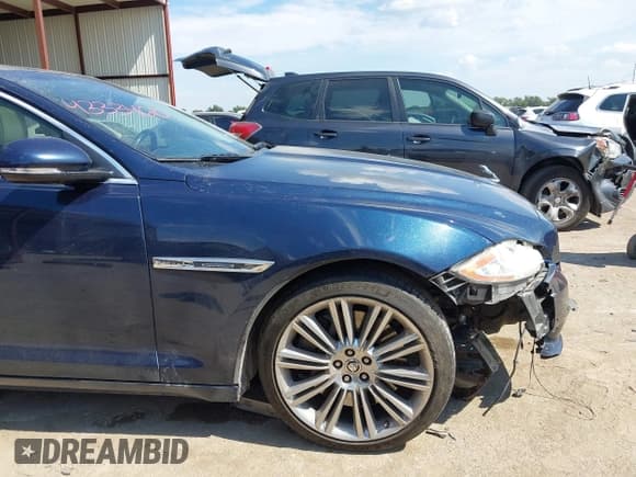 ✅ 2010 Jaguar XJ Supercharged • VIN: SAJWA1GE4AMV00124 • Lot: 43334610. Listed on IAAI with 191,012 mi. Free auction sales archive from the USA and detailed vehicle history report at DreamBid. Image 6.