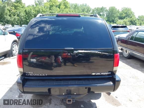 1995 Chevrolet Blazer z VIN 1GNCS13W7S2122608, wystawiony jako IAAI lot #42658439 z przebiegiem 155 640 mil mil oraz . Historia ofert i sprzedaży dostępna na DreamBid. Obrazek 16.