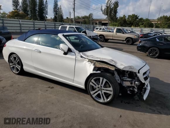 ✅ 2019 Mercedes-Benz C 300 • VIN: WDDWK8DB4KF792402 • Lot: 48070115. Wystawiony na Copart z przebiegiem 45 648 mil. Bezpłatny archiwum sprzedaży aukcyjnych z USA i szczegółowy raport historii pojazdu na DreamBid. Zdjęcie 4.