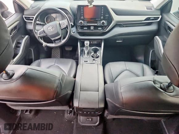 ✅ 2022 Toyota Highlander LE • VIN: 5TDZZRAH9NS095801 • Lot: 90337085. Listed on Copart with 97,752 mi. Free auction sales archive from the USA and detailed vehicle history report at DreamBid. Image 8.