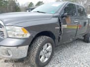 ✅ 2018 Ram 1500 Big Horn • VIN: 1C6RR7LT1JS218327 • Lot: 41815454. Wystawiony na IAAI z przebiegiem 48 698 mil. Bezpłatny archiwum sprzedaży aukcyjnych z USA i szczegółowy raport historii pojazdu na DreamBid. Zdjęcie 18.