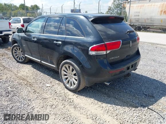✅ 2014 Lincoln MKX • VIN: 2LMDJ6JK7EBL17569 • Lot: 43245180. Listed on IAAI with 142,748 mi. Free auction sales archive from the USA and detailed vehicle history report at DreamBid. Image 3.