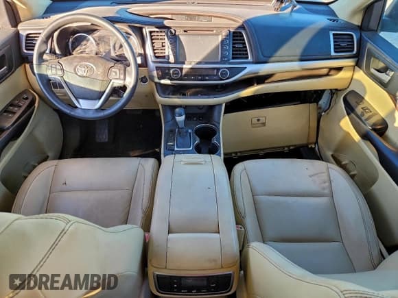 ✅ 2016 Toyota Highlander XLE • VIN: 5TDJKRFH7GS338907 • Лот: 93930855. Опубликован ранее на Copart с пробегом Не указан. Бесплатный доступ к архиву аукционных продаж из США и подробный отчёт об истории автомобиля на DreamBid. Изображение 8.