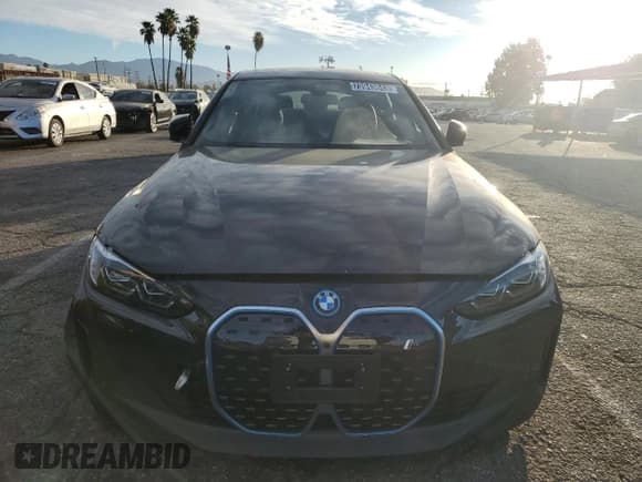 ✅ 2023 BMW i4 eDrive40 • VIN: WBY73AW06PFR11815 • Lot: 73943643. Wystawiony na Copart z przebiegiem 5 262 mil. Bezpłatny archiwum sprzedaży aukcyjnych z USA i szczegółowy raport historii pojazdu na DreamBid. Zdjęcie 5.