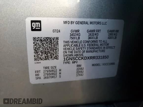 2024 Chevrolet Suburban LT z VIN 1GNSCCKDXRR331850, wystawiony jako Copart lot #79974784 z przebiegiem 4 611 mil mil oraz Czysty tytuł • Clean title. Historia ofert i sprzedaży dostępna na DreamBid. Obrazek 14.