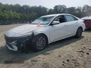 ✅ 2024 Hyundai Elantra SEL • VIN: KMHLM4DG5RU810645 • Лот: 60599415. Размещён на Copart с пробегом 5 592 миль миль. Получите бесплатный доступ к архиву аукционных продаж из США и посмотрите подробный отчёт об истории автомобиля на DreamBid. Изображение 1.