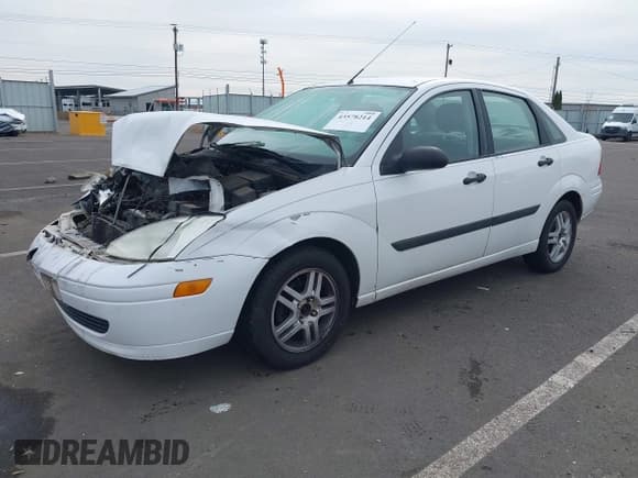 ✅ 2000 Ford Focus LX • VIN: 1FAFP33P8YW152574 • Lot: 43578214. Listed on IAAI with 175,420 mi. Free auction sales archive from the USA and detailed vehicle history report at DreamBid. Image 2.