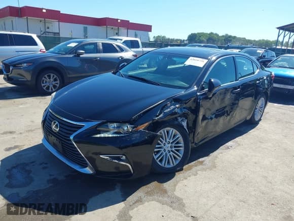 ✅ 2016 Lexus ES 330 • VIN: 58ABK1GG2GU010029 • Lot: 43020726. Listed on IAAI with 131,046 mi. Free auction sales archive from the USA and detailed vehicle history report at DreamBid. Image 17.