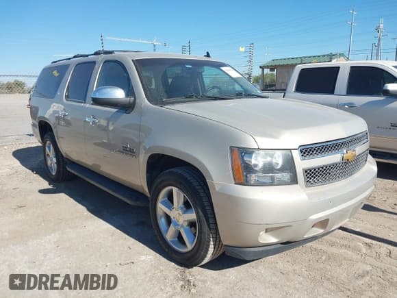 ✅ 2012 Chevrolet Suburban LT • VIN: 1GNSKJE77CR302438 • Lot: 43601904. Listed on IAAI with 162,986 mi. Free auction sales archive from the USA and detailed vehicle history report at DreamBid. Image 1.