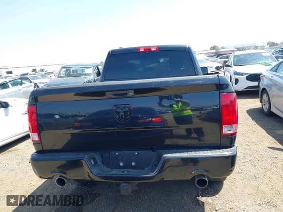 2018 Ram 1500 Tradesman z VIN 1C6RR6FTXJS100752, wystawiony jako IAAI lot #42283635 z przebiegiem 91 347 mil mil oraz . Historia ofert i sprzedaży dostępna na DreamBid. Obrazek 17.