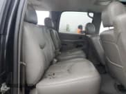 ✅ 2004 Chevrolet Suburban LS • VIN: 1GNFK16Z34J248881 • Лот: 86111424. Опубликован ранее на Copart с пробегом 260 006 миль. Бесплатный доступ к архиву аукционных продаж из США и подробный отчёт об истории автомобиля на DreamBid. Изображение 11.