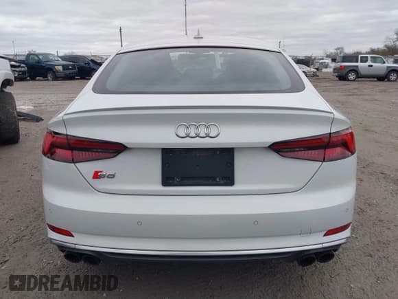 ✅ 2018 Audi S5 Sportback Premium Plus • VIN: WAUB4CF51JA040405 • Lot: 43804633. Wystawiony na IAAI z przebiegiem 114 170 mil. Bezpłatny archiwum sprzedaży aukcyjnych z USA i szczegółowy raport historii pojazdu na DreamBid. Zdjęcie 16.