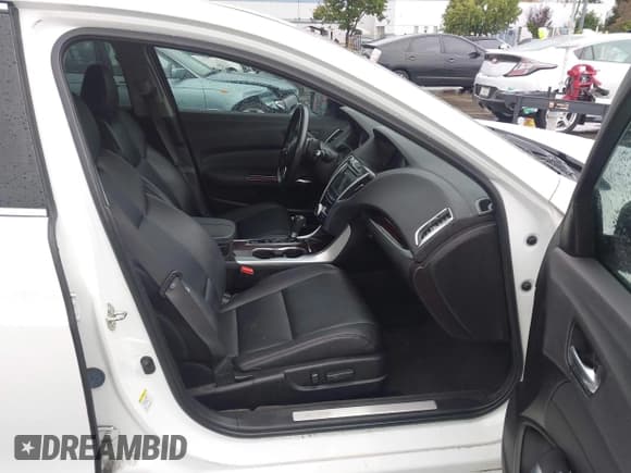 ✅ 2016 Acura TLX • VIN: 19UUB1F3XGA004646 • Lot: 43693729. Listed on IAAI with 113,564 mi. Free auction sales archive from the USA and detailed vehicle history report at DreamBid. Image 5.