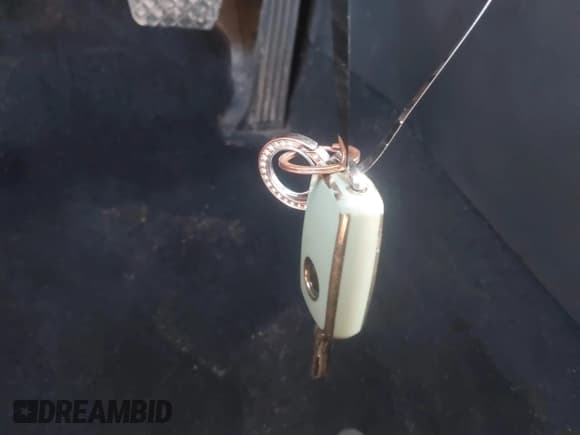 ✅ 2015 Volkswagen Passat S • VIN: 1VWAT7A30FC018547 • Lot: 41304925. Listed on IAAI with 76,384 mi. Free auction sales archive from the USA and detailed vehicle history report at DreamBid. Image 11.