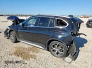 ✅ 2018 BMW X1 sDrive28i • VIN: WBXHU7C35J5L05068 • Лот: 91190945. Опубликован ранее на Copart с пробегом 90 550 миль. Бесплатный доступ к архиву аукционных продаж из США и подробный отчёт об истории автомобиля на DreamBid. Изображение 2.