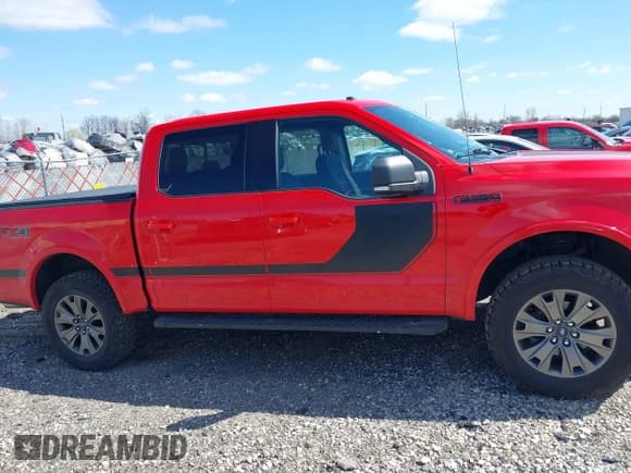 ✅ 2016 Ford F-150 XLT • VIN: 1FTEW1EF3GFA84880 • Lot: 41971349. Listed on IAAI with 165,971 mi. Free auction sales archive from the USA and detailed vehicle history report at DreamBid. Image 13.