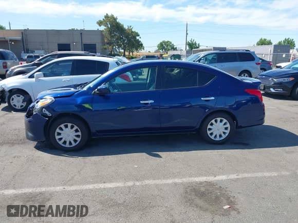 ✅ 2019 Nissan Versa S Plus • VIN: 3N1CN7AP7KL881243 • Lot: 42801930. Wystawiony na IAAI z przebiegiem 80 674 mil. Bezpłatny archiwum sprzedaży aukcyjnych z USA i szczegółowy raport historii pojazdu na DreamBid. Zdjęcie 14.