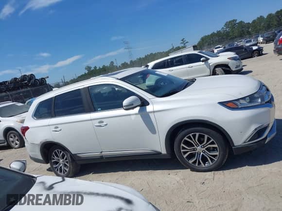 2018 Mitsubishi Outlander SE with VIN JA4AD3A38JZ053880, listed as a IAAI auction lot 43217197 with 131,340 mi miles and . Bid and sale history available at DreamBid. Image 13.