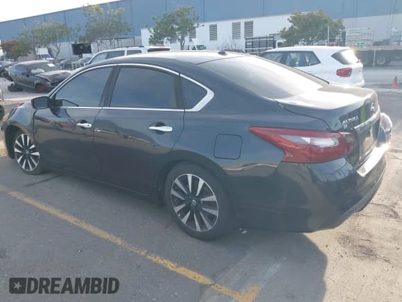 ✅ 2018 Nissan Altima SV • VIN: 1N4AL3AP2JC165059 • Lot: 43657664. Wystawiony na IAAI z przebiegiem 160 435 mil. Bezpłatny archiwum sprzedaży aukcyjnych z USA i szczegółowy raport historii pojazdu na DreamBid. Zdjęcie 3.