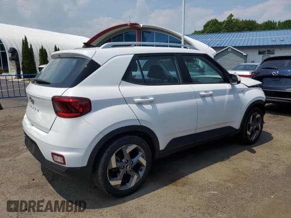 ✅ 2022 Hyundai Venue Limited • VIN: KMHRC8A32NU181023 • Lot: 59578675. Listed on Copart with 26,450 mi. Free auction sales archive from the USA and detailed vehicle history report at DreamBid. Image 3.