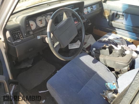 ✅ 1991 Volvo 240 • VIN: YV1AA8844M1440465 • Lot: 70953605. Listed on Copart with 408,172 mi. Free auction sales archive from the USA and detailed vehicle history report at DreamBid. Image 8.