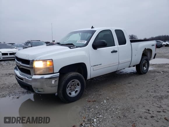 ✅ 2007 Chevrolet Silverado 2500HD Work Truck • VIN: 1GCHK29K37E519621 • Лот: 85595514. Опубликован ранее на Copart с пробегом 331 280 миль. Бесплатный доступ к архиву аукционных продаж из США и подробный отчёт об истории автомобиля на DreamBid. Изображение 1.