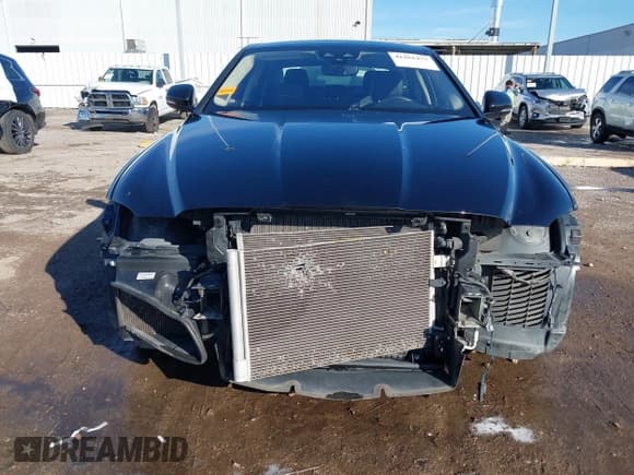 ✅ 2019 Jaguar XF 25t Premium • VIN: SAJBJ4FX5KCY78947 • Lot: 41261473. Listed on IAAI with 68,891 mi. Free auction sales archive from the USA and detailed vehicle history report at DreamBid. Image 6.