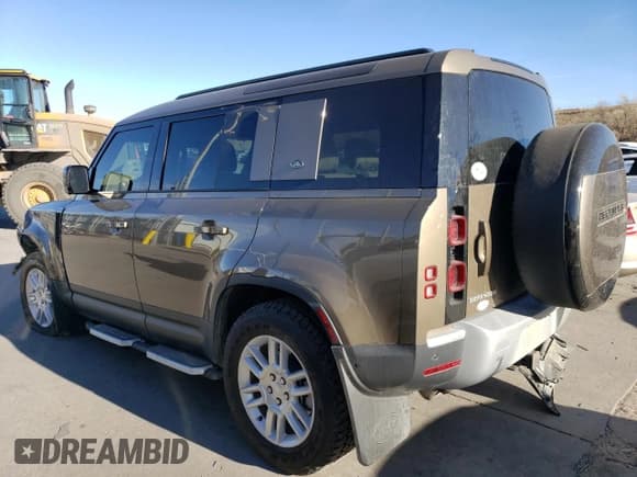 ✅ 2024 Land Rover Defender S • VIN: SALEJ7EU0R2275367 • Лот: 85565334. Опубликован ранее на Copart с пробегом 9 260 миль. Бесплатный доступ к архиву аукционных продаж из США и подробный отчёт об истории автомобиля на DreamBid. Изображение 2.