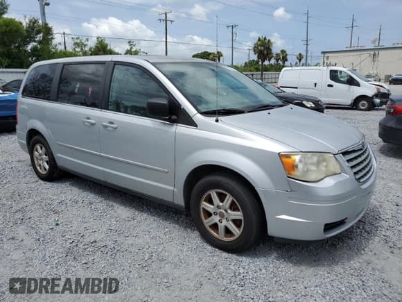 ✅ 2010 Chrysler Town & Country LX • VIN: 2A4RR2D12AR374610 • Lot: 59802655. Wystawiony na Copart z przebiegiem 119 079 mil. Bezpłatny archiwum sprzedaży aukcyjnych z USA i szczegółowy raport historii pojazdu na DreamBid. Zdjęcie 4.
