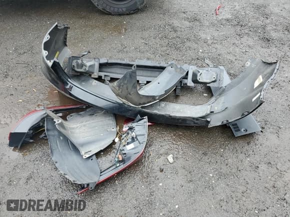 ✅ 2016 Hyundai Elantra SE • VIN: 5NPDH4AE4GH663466 • Lot: 86308455. Listed on Copart with 100,002 mi. Free auction sales archive from the USA and detailed vehicle history report at DreamBid. Image 12.