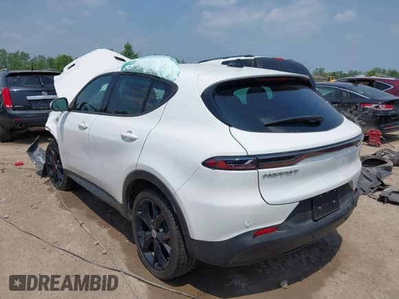 2024 Dodge Hornet GT z VIN ZACNDFANXR3A36879, wystawiony jako IAAI lot #42390944 z przebiegiem 2 677 mil mil oraz . Historia ofert i sprzedaży dostępna na DreamBid. Obrazek 3.