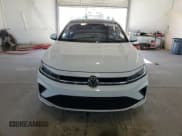 ✅ 2025 Volkswagen Jetta SE • VIN: 3VW7X7BU2SM046803 • Лот: 86322675. Опубликован ранее на Copart с пробегом 7 215 миль. Бесплатный доступ к архиву аукционных продаж из США и подробный отчёт об истории автомобиля на DreamBid. Изображение 5.