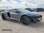 ✅ 2023 McLaren GT • VIN: SBM22GCA4PW002851 • Lot: 60757685. Wystawiony na Copart z przebiegiem 8 981 mil. Bezpłatny archiwum sprzedaży aukcyjnych z USA i szczegółowy raport historii pojazdu na DreamBid. Zdjęcie 4.