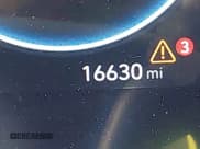 ✅ 2025 Hyundai Elantra SEL Convenience • VIN: KMHLS4DG9SU935756 • Lot: 43623411. Wystawiony na IAAI z przebiegiem 16 630 mil. Bezpłatny archiwum sprzedaży aukcyjnych z USA i szczegółowy raport historii pojazdu na DreamBid. Zdjęcie 16.