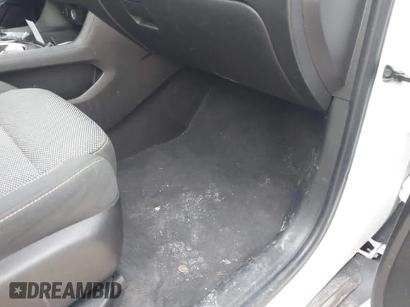 ✅ 2019 Chevrolet Traverse LS • VIN: 1GNEVFKW7KJ239139 • Lot: 43141752. Wystawiony na IAAI z przebiegiem Nie podano. Bezpłatny archiwum sprzedaży aukcyjnych z USA i szczegółowy raport historii pojazdu na DreamBid. Zdjęcie 5.