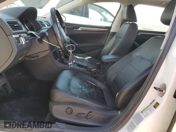 ✅ 2017 Volkswagen Passat SE • VIN: 1VWBT7A30HC083065 • Lot: 80861605. Listed on Copart with 51,210 mi. Free auction sales archive from the USA and detailed vehicle history report at DreamBid. Image 7.