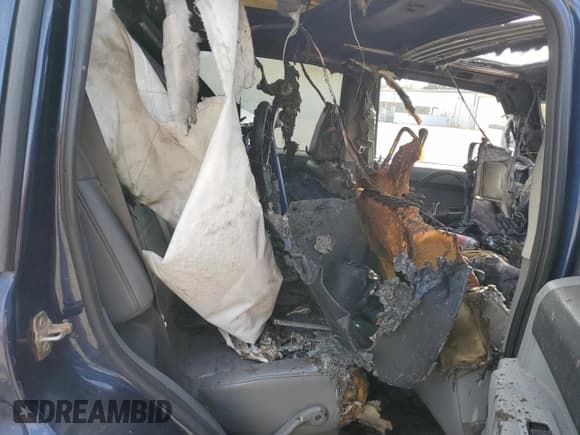 ✅ 2006 Jeep Commander • VIN: 1J8HG48K46C131458 • Lot: 49476505. Wystawiony na Copart z przebiegiem Nie podano. Bezpłatny archiwum sprzedaży aukcyjnych z USA i szczegółowy raport historii pojazdu na DreamBid. Zdjęcie 11.