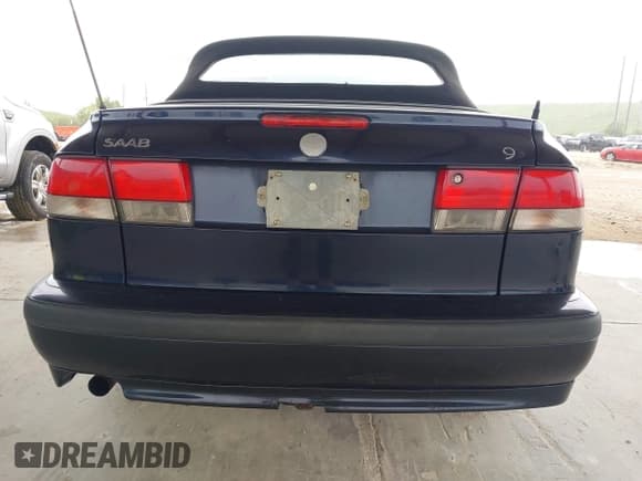 ✅ 2003 Saab 9-3 SE • VIN: YS3DF78KX37004222 • Lot: 42916247. Wystawiony na IAAI z przebiegiem 210 459 mil. Bezpłatny archiwum sprzedaży aukcyjnych z USA i szczegółowy raport historii pojazdu na DreamBid. Zdjęcie 6.