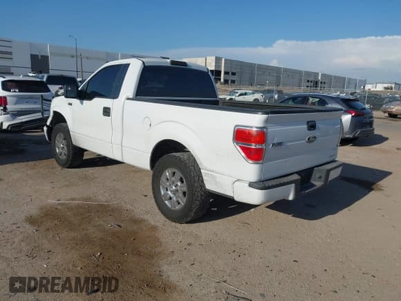 ✅ 2012 Ford F-150 XL • VIN: 1FTMF1CM3CFA89732 • Lot: 43018495. Wystawiony na IAAI z przebiegiem 154 826 mil. Bezpłatny archiwum sprzedaży aukcyjnych z USA i szczegółowy raport historii pojazdu na DreamBid. Zdjęcie 3.