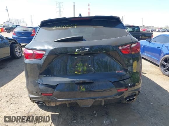 ✅ 2022 Chevrolet Blazer RS • VIN: 3GNKBERS0NS137967 • Lot: 42114057. Wystawiony na IAAI z przebiegiem 61 085 mil. Bezpłatny archiwum sprzedaży aukcyjnych z USA i szczegółowy raport historii pojazdu na DreamBid. Zdjęcie 16.