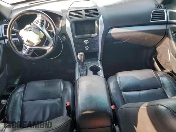 ✅ 2015 Ford Explorer XLT • VIN: 1FM5K8D81FGB05284 • Lot: 94393805. Wystawiony na Copart z przebiegiem 156 257 mil. Bezpłatny archiwum sprzedaży aukcyjnych z USA i szczegółowy raport historii pojazdu na DreamBid. Zdjęcie 8.