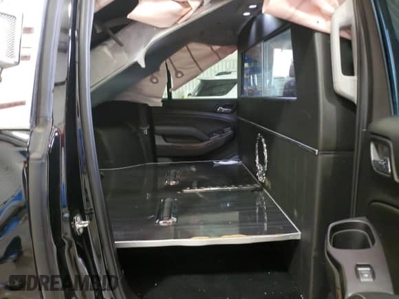 2018 Chevrolet Suburban LS z VIN 1GNSCGEC3JR140303, wystawiony jako Copart lot #69944234 z przebiegiem 48 541 mil mil oraz Szkoda całkowita • Salvage title. Historia ofert i sprzedaży dostępna na DreamBid. Obrazek 11.