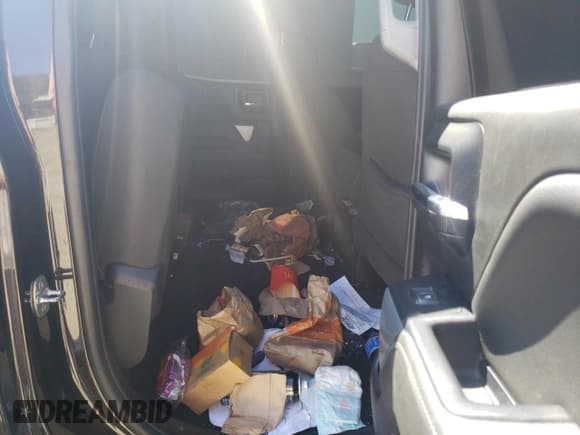 ✅ 2019 Chevrolet Silverado 1500 LT • VIN: 2GCVKPEC5K1118550 • Lot: 61446164. Wystawiony na Copart z przebiegiem 114 208 mil. Bezpłatny archiwum sprzedaży aukcyjnych z USA i szczegółowy raport historii pojazdu na DreamBid. Zdjęcie 11.