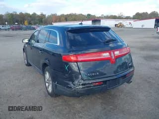 ✅ 2013 Lincoln MKT • VIN: 2LMHJ5FK2DBL57738 • Lot: 43510486. Wystawiony na IAAI z przebiegiem 145 801 mil. Bezpłatny archiwum sprzedaży aukcyjnych z USA i szczegółowy raport historii pojazdu na DreamBid. Zdjęcie 3.