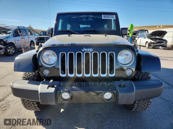 ✅ 2016 Jeep Wrangler Unlimited 75th Anniversary • VIN: 1C4BJWEG8GL175166 • Lot: 90050735. Wystawiony na Copart z przebiegiem 129 104 mil. Bezpłatny archiwum sprzedaży aukcyjnych z USA i szczegółowy raport historii pojazdu na DreamBid. Zdjęcie 5.