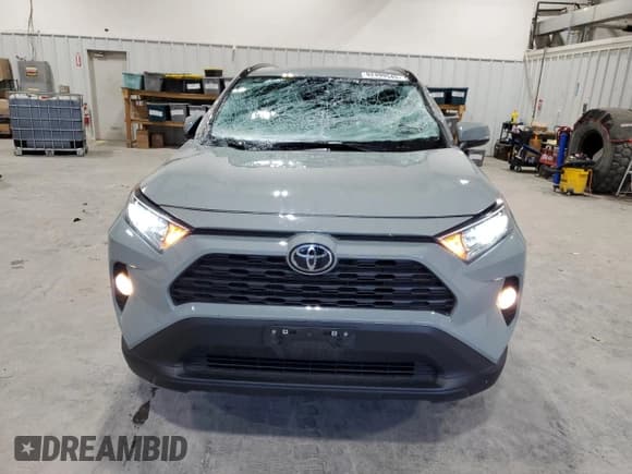 ✅ 2021 Toyota RAV4 XLE • VIN: 2T3P1RFV8MW220734 • Лот: 92499545. Опубликован ранее на Copart с пробегом 41 288 миль. Бесплатный доступ к архиву аукционных продаж из США и подробный отчёт об истории автомобиля на DreamBid. Изображение 5.