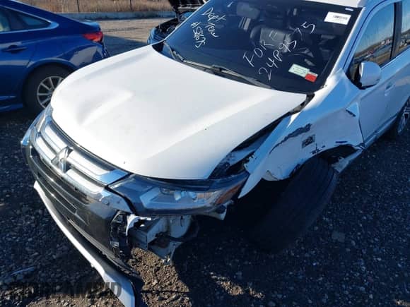 2017 Mitsubishi Outlander SE с VIN JA4AZ3A3XHZ058588, выставлен на аукционе IAAI как лот 40880313 с пробегом Не указан миль и . История ставок и продаж доступна на DreamBid. Изображение 6.