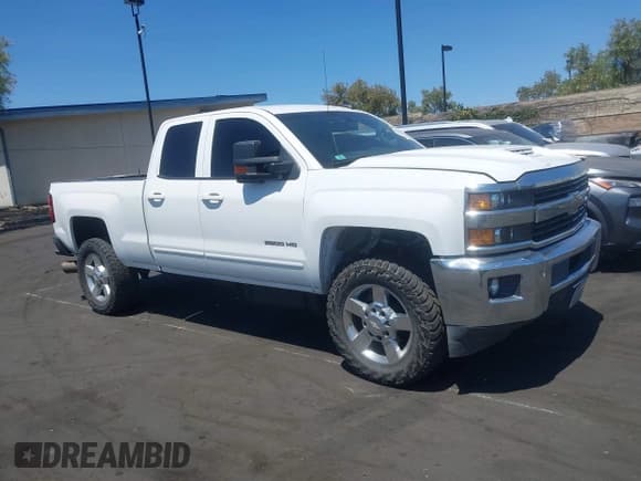 ✅ 2015 Chevrolet Silverado 2500HD LT • VIN: 1GC2CVE87FZ500852 • Lot: 43023197. Listed on IAAI with 214,790 mi. Free auction sales archive from the USA and detailed vehicle history report at DreamBid. Image 14.