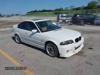 2001 BMW 3 Series 325i с VIN WBAAN374X1ND47372, выставлен на аукционе IAAI как лот 42834487 с пробегом 179 223 миль миль и . История ставок и продаж доступна на DreamBid. Изображение 1.